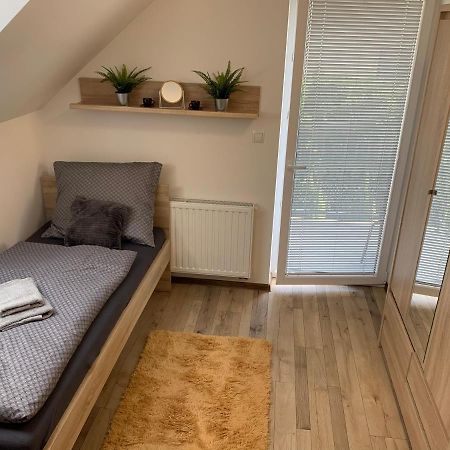 Cozy 2-Bedroom Vacation Apartment With Entire Top Floor Gaj  Extérieur photo