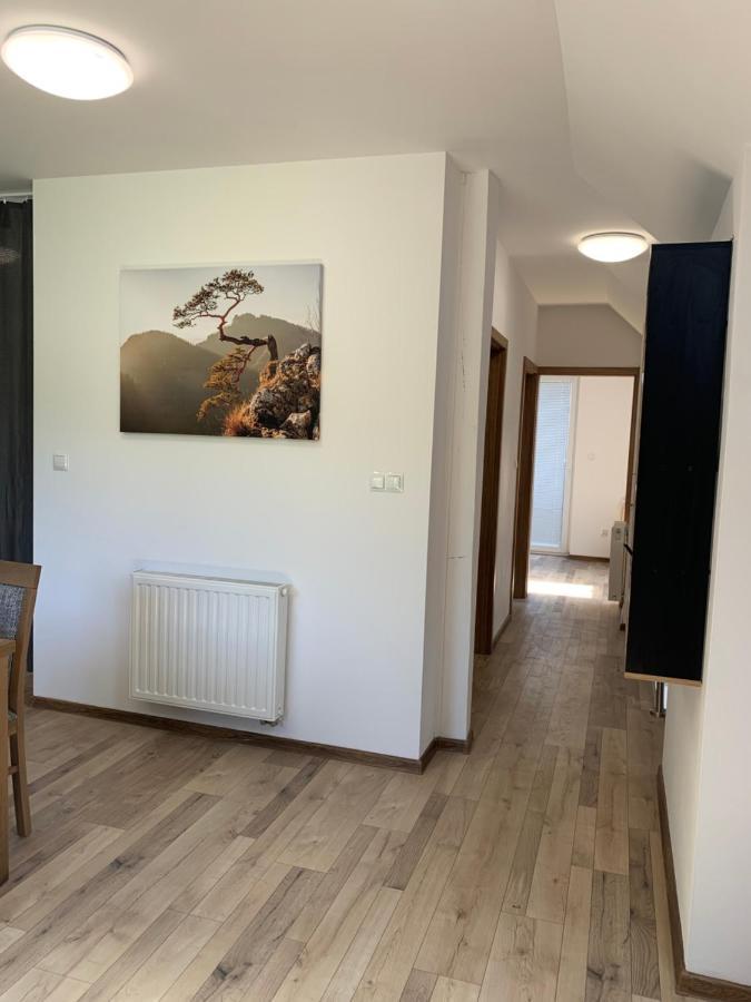 Cozy 2-Bedroom Vacation Apartment With Entire Top Floor Gaj  Extérieur photo