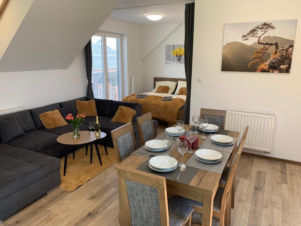 Cozy 2-Bedroom Vacation Apartment With Entire Top Floor Gaj  Extérieur photo