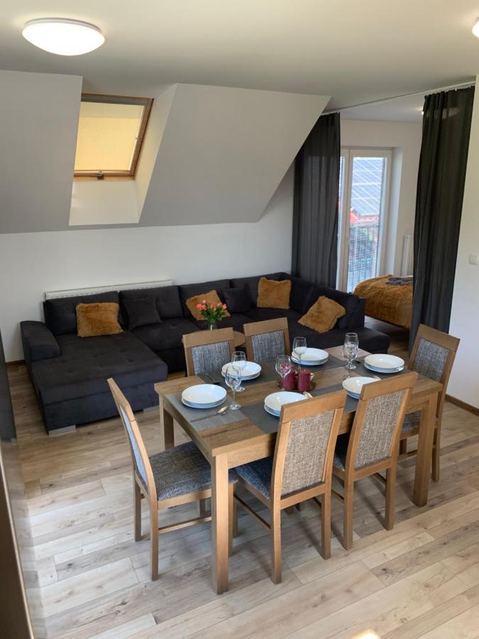 Cozy 2-Bedroom Vacation Apartment With Entire Top Floor Gaj  Extérieur photo
