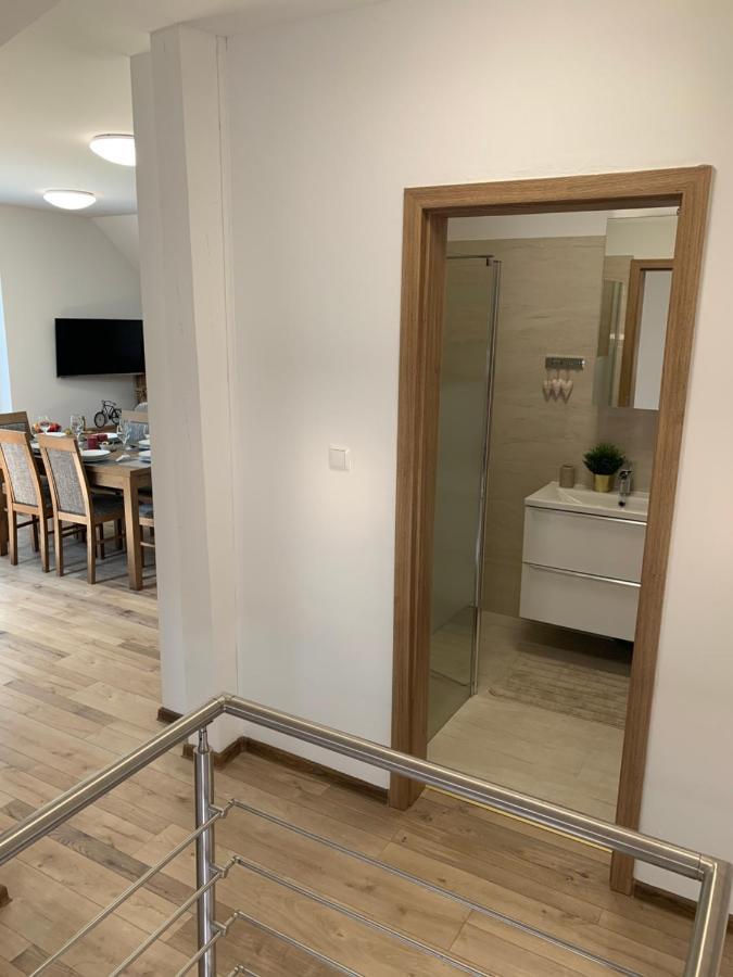 Cozy 2-Bedroom Vacation Apartment With Entire Top Floor Gaj  Extérieur photo