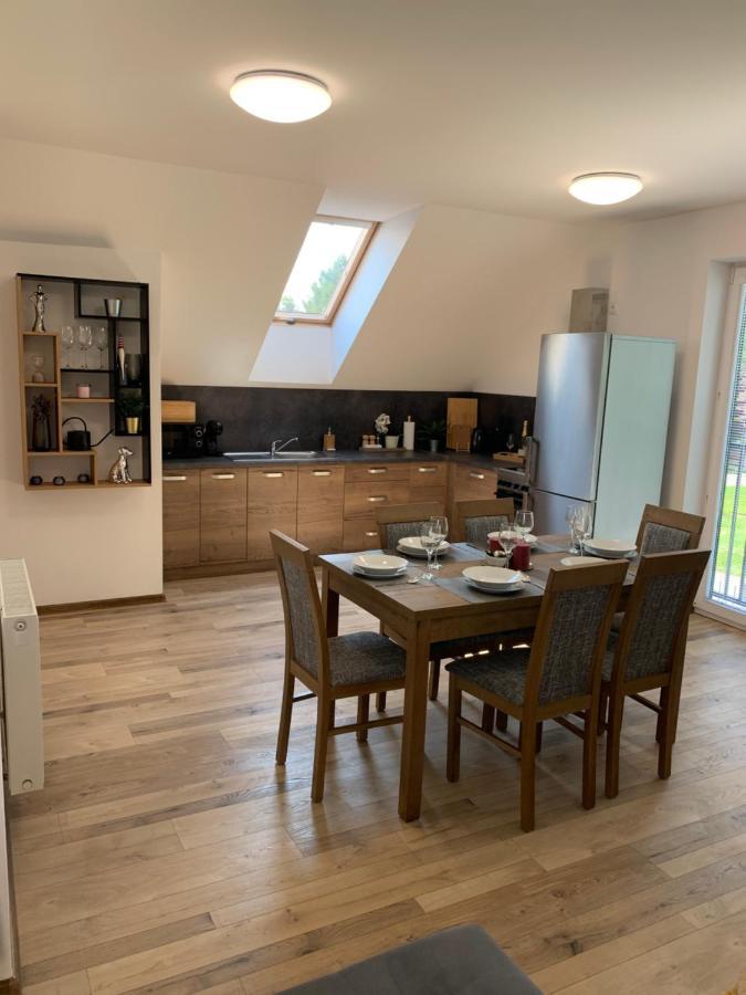 Cozy 2-Bedroom Vacation Apartment With Entire Top Floor Gaj  Extérieur photo